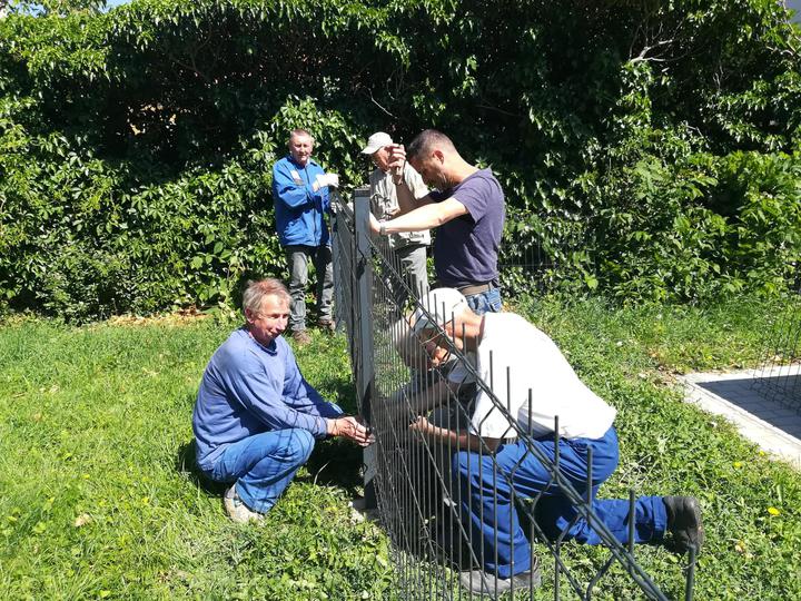 Elkészült a kerítés Elkészült a kerítés