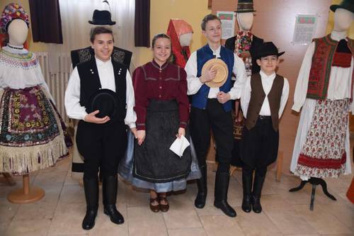 Néptáncos sikerek Sopronban Néptáncos sikerek Sopronban