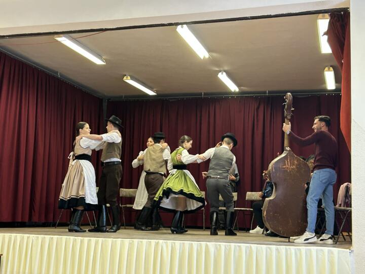 A sz�szcs�v�si banda koncertje